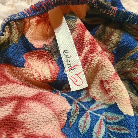 Crop top| Size M - Picture 3 of 3